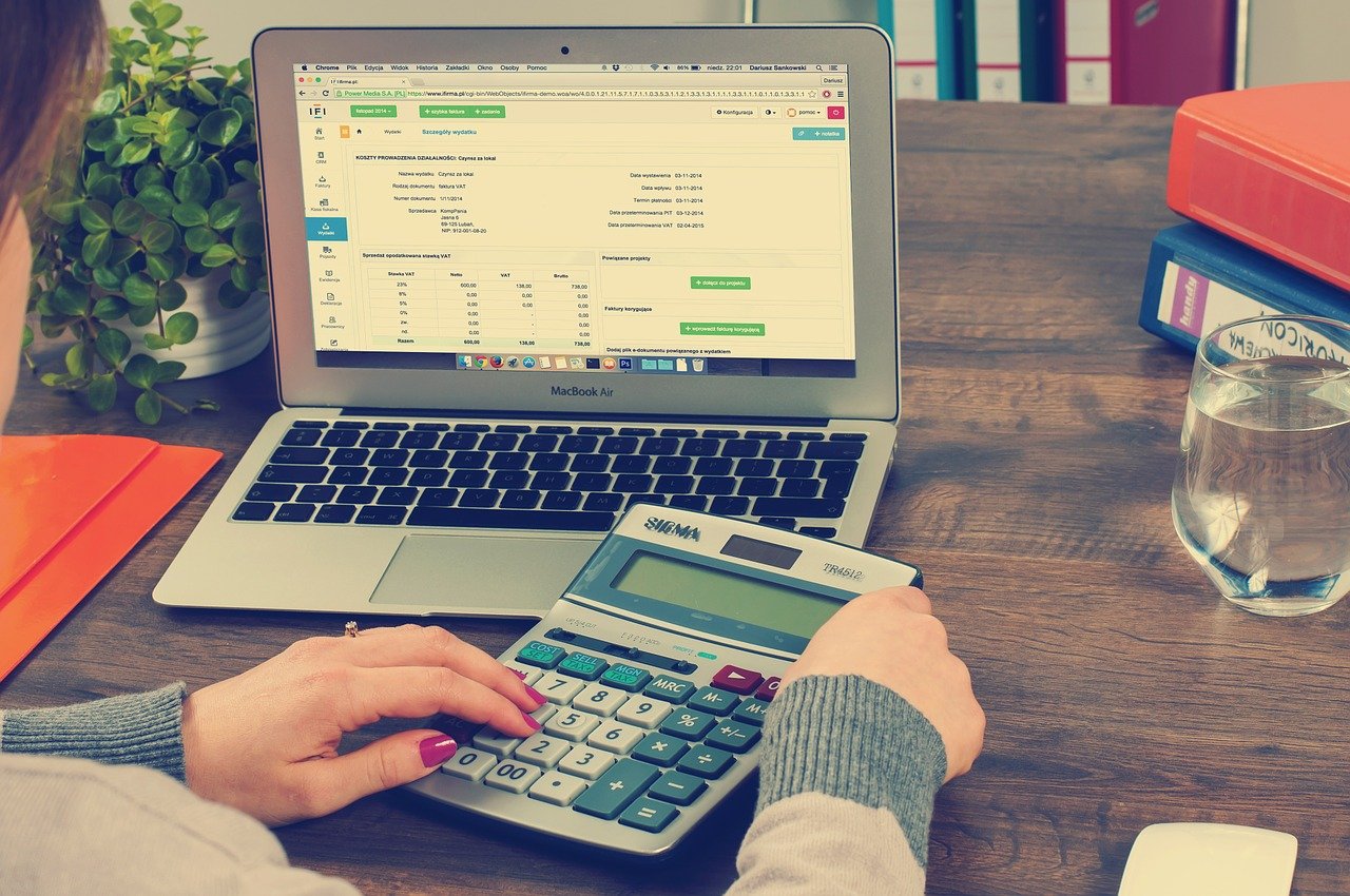 Excel expenses spreadsheet to demonstrate the cost of web design and development upfront vs. a WaaS monthly payment plan.